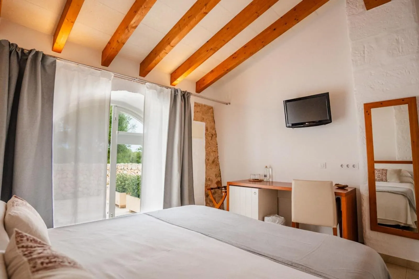 Hotel Rural Binigaus Vell Es Migjorn Gran