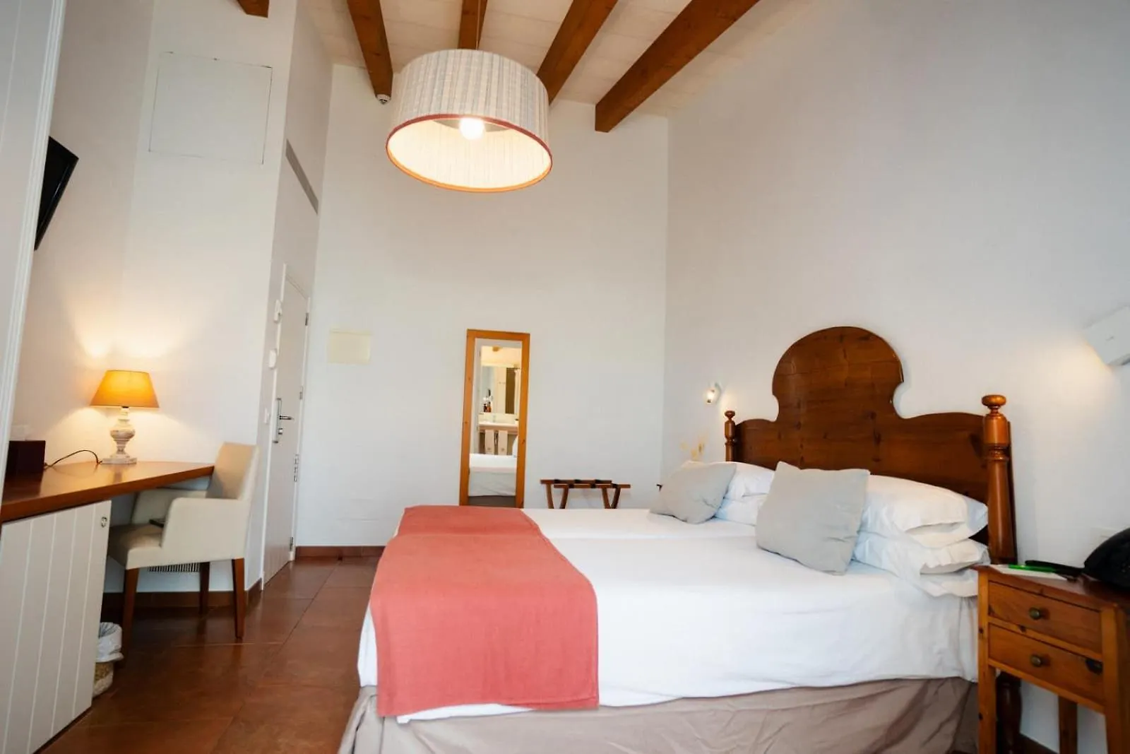 Hotel Rural Binigaus Vell Es Migjorn Gran